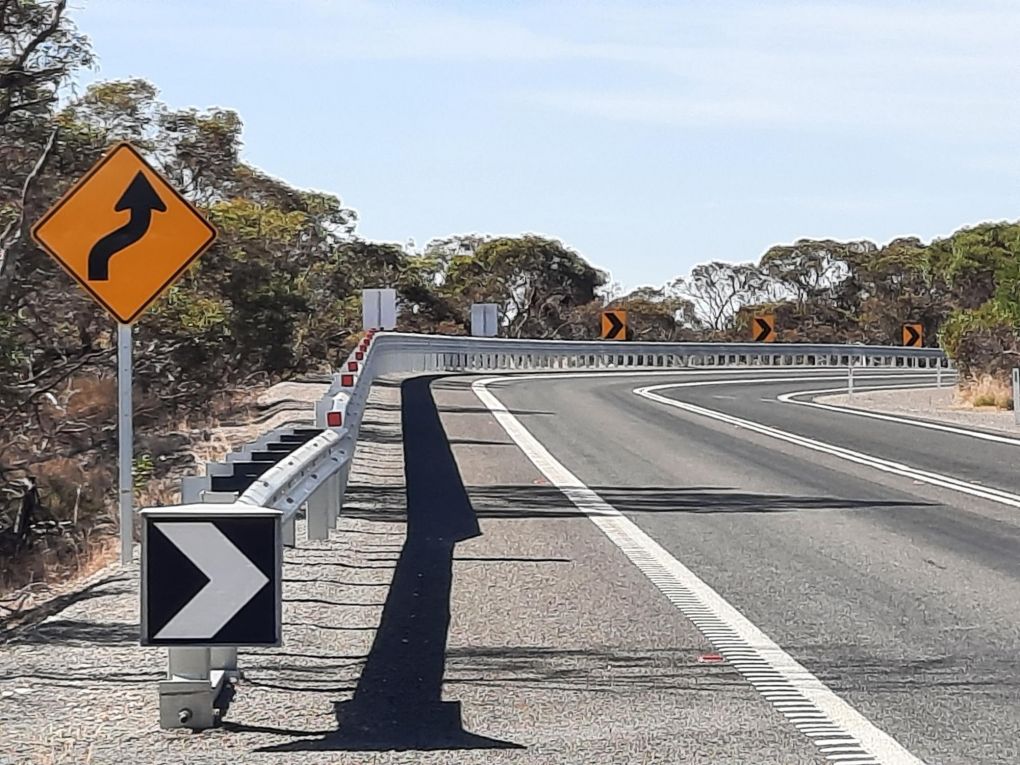 Mallee Highway between Tailem Bend and Geranium