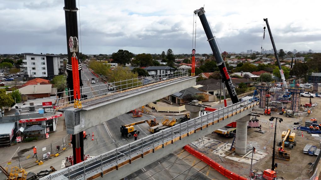 Beams being lifted into place over Marion Road