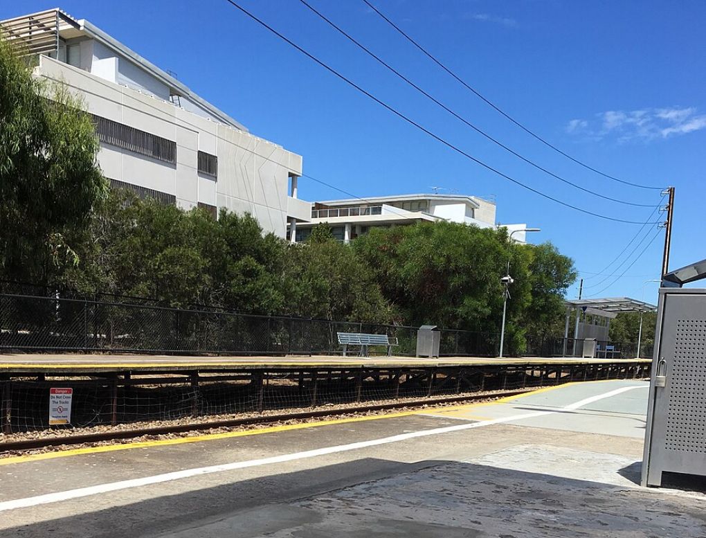 Looking across the tracks at the Ethelton Railway station